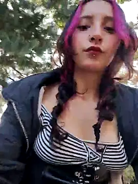 Snapshot of _Laary chatting on 4, 10, 2025 Laary online show from 4, 10, 2025