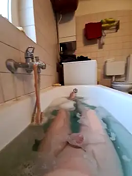 Snapshot of toeloverlive chatting on 7, 1, 2025 toeloverlive online show from 7, 1, 2025