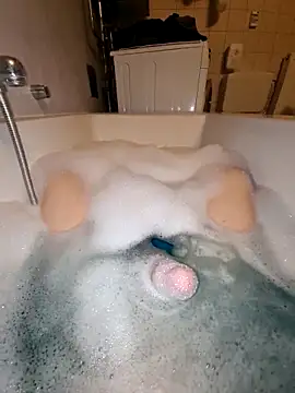 Snapshot of toeloverlive chatting on 25, 11, 2025 toeloverlive online show from 25, 11, 2025