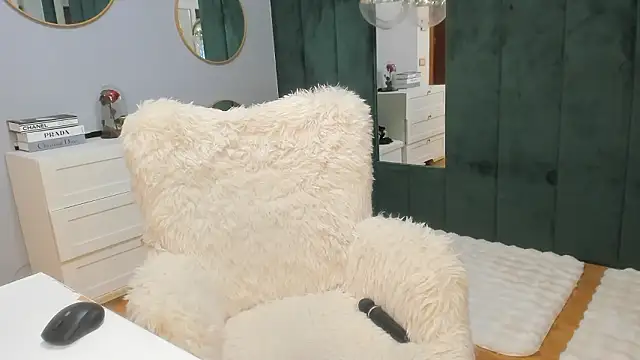 ElisaBaxter online show from 3, 3, 2026