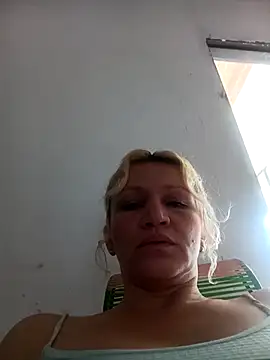 Snapshot of Nicolle_Milf chatting on 8, 3, 2025 Nicolle Milf online show from 8, 3, 2025