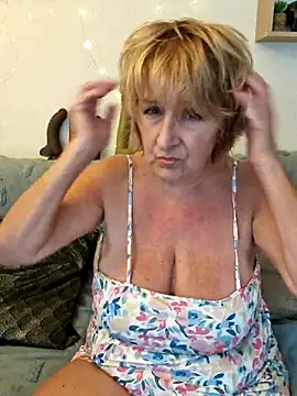 Snapshot of phryna@xh chatting on 8, 10, 2025 phrynaxh online show from 8, 10, 2025