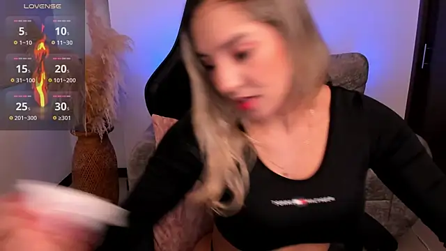 Snapshot of chloerossi chatting on 5, 3, 2026 chloerossi online show from 5, 3, 2026