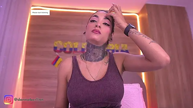 Snapshot of danna_berlin_ chatting on 8, 7, 2026 danna berlin online show from 8, 7, 2026