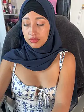 Snapshot of adila_anich chatting on 25, 9, 2025 adila anich online show from 25, 9, 2025