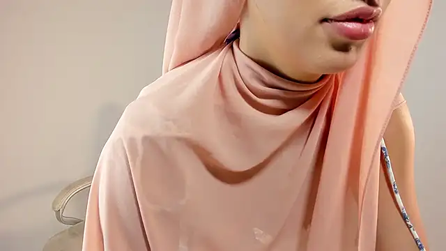 Snapshot of adila_anich chatting on 24, 10, 2025 adila anich online show from 24, 10, 2025