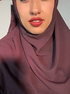 Snapshot of adila_anich chatting on 25, 11, 2025 adila anich online show from 25, 11, 2025