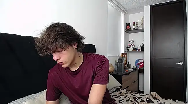 Santiago kiler online show from 3, 3, 2025