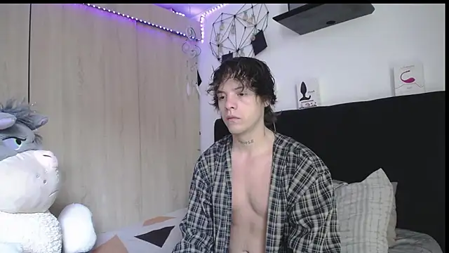 Santiago kiler online show from 23, 4, 2026