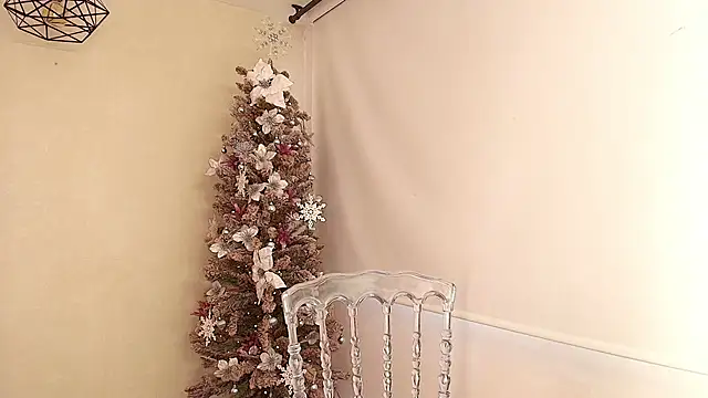 Sassy--Girl online show from 5, 12, 2025