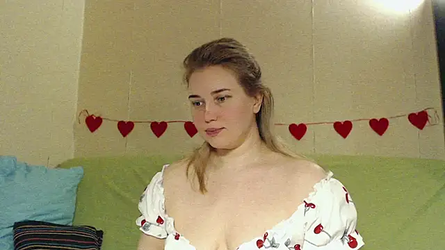 mmmPinUpGirl online show from 22, 4, 2026