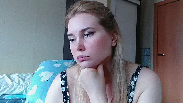 Snapshot of mmmPinUpGirl chatting on 27, 6, 2026 mmmPinUpGirl online show from 27, 6, 2026