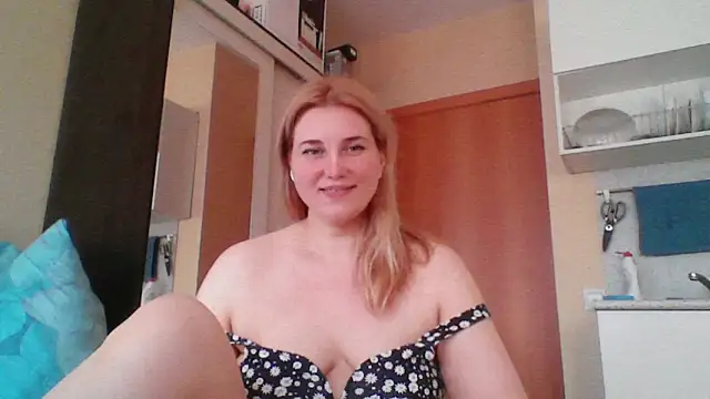 Snapshot of mmmPinUpGirl chatting on 29, 6, 2026 mmmPinUpGirl online show from 29, 6, 2026