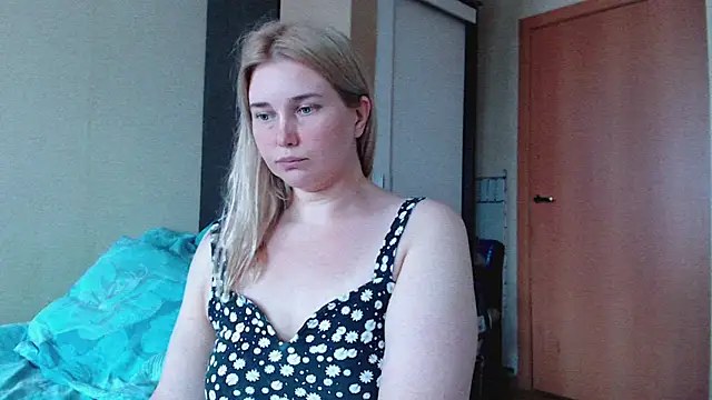 Snapshot of mmmPinUpGirl chatting on 4, 7, 2026 mmmPinUpGirl online show from 4, 7, 2026
