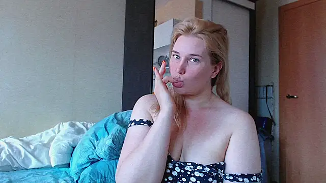 Snapshot of mmmPinUpGirl chatting on 13, 7, 2026 mmmPinUpGirl online show from 13, 7, 2026