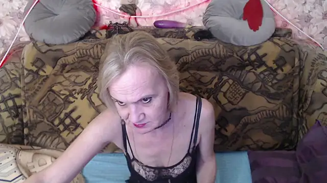 MissBekker online show from 8, 1, 2025