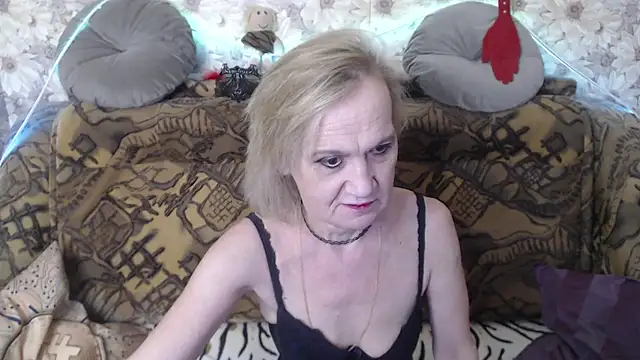 MissBekker online show from 10, 1, 2025