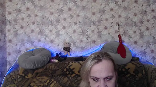 MissBekker online show from 7, 3, 2025