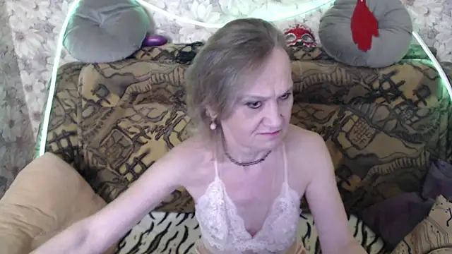 MissBekker online show from 4, 6, 2026
