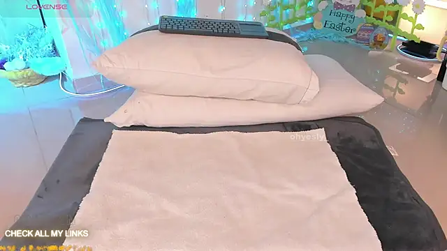 ohyesly  online show from 23, 4, 2026