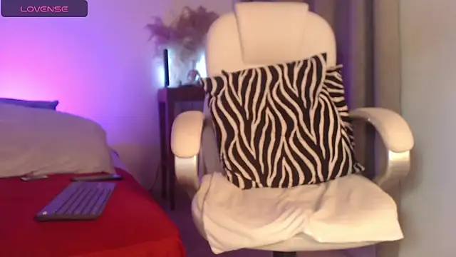 Naia Ross 1 online show from 20, 4, 2026