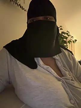 Snapshot of Submissive_Arab chatting on 18, 5, 2026 Submissive Arab online show from 18, 5, 2026