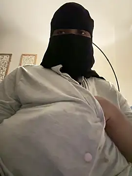 Snapshot of Submissive_Arab chatting on 19, 5, 2026 Submissive Arab online show from 19, 5, 2026