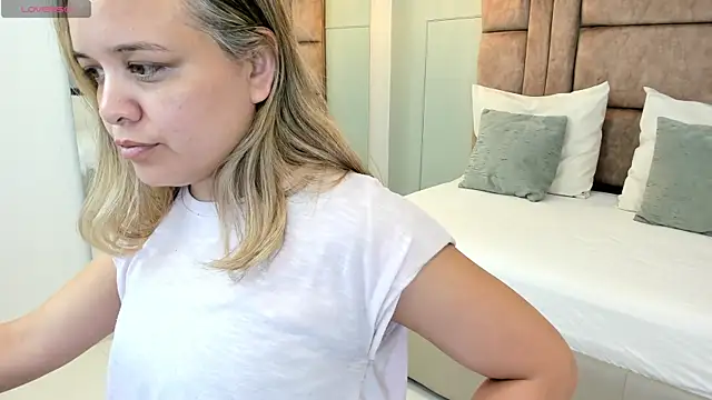 princesaparis online show from 5, 2, 2025