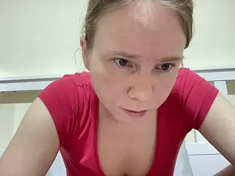 Snapshot of SweetLucy96 chatting on 14, 11, 2025 SweetLucy96 online show from 14, 11, 2025