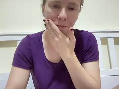 Snapshot of SweetLucy96 chatting on 20, 11, 2025 SweetLucy96 online show from 20, 11, 2025