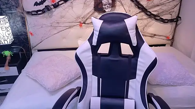 tamara colliins  online show from 26, 10, 2025