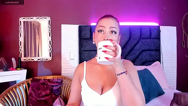 Mia-Bloom online show from 24, 1, 2025