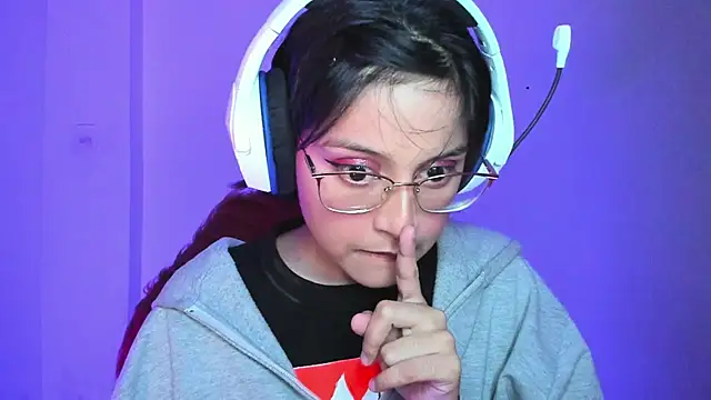 Snapshot of Little_Lisy chatting on 4, 12, 2025 Little Lisy online show from 4, 12, 2025