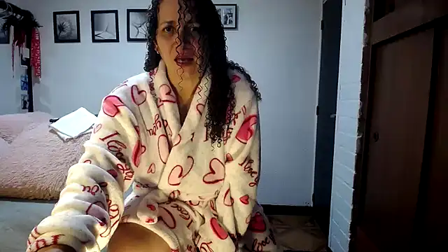 maturehoxx online show from 18, 9, 2025