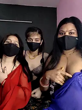 Snapshot of cutee__crazy chatting on 2, 5, 2026 cutee crazy online show from 2, 5, 2026