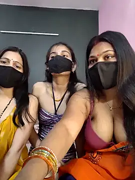 Snapshot of cutee__crazy chatting on 3, 5, 2026 cutee crazy online show from 3, 5, 2026