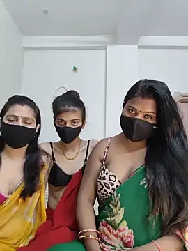 Snapshot of cutee__crazy chatting on 28, 5, 2026 cutee crazy online show from 28, 5, 2026