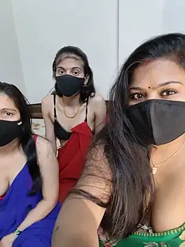 Snapshot of cutee__crazy chatting on 30, 5, 2026 cutee crazy online show from 30, 5, 2026