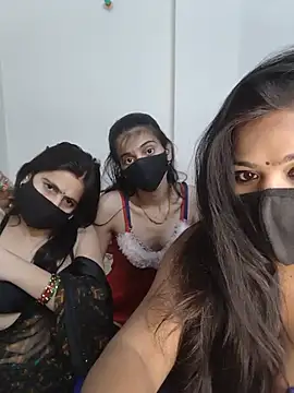 Snapshot of cutee__crazy chatting on 3, 6, 2026 cutee crazy online show from 3, 6, 2026