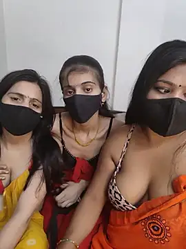 Snapshot of cutee__crazy chatting on 4, 6, 2026 cutee crazy online show from 4, 6, 2026