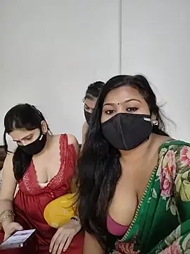 Snapshot of cutee__crazy chatting on 8, 6, 2026 cutee crazy online show from 8, 6, 2026