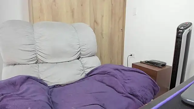 xspecialoomx online show from 4, 4, 2026