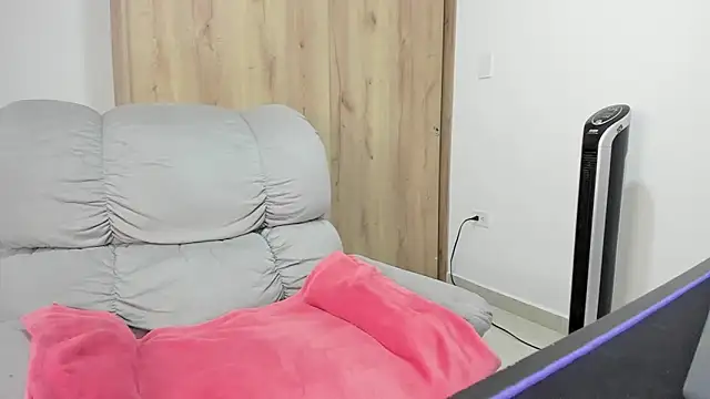 xspecialoomx online show from 14, 4, 2026