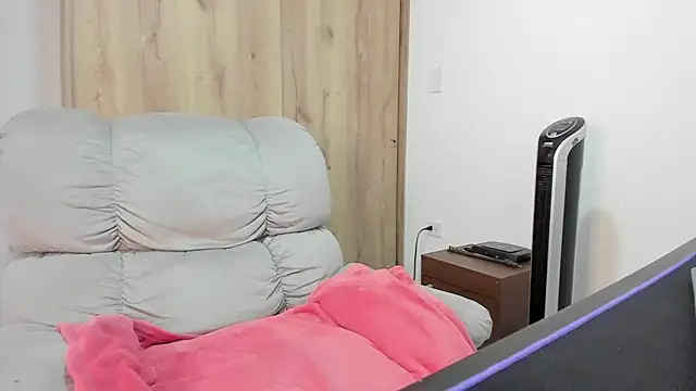 xspecialoomx online show from 25, 4, 2026