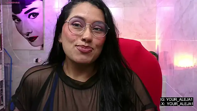 LauraRuiz1 online show from 13, 5, 2026