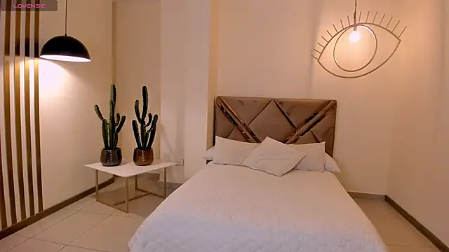 ToriCrossX online show from 24, 11, 2025