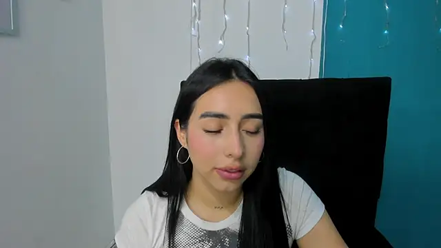 isabella jade online show from 8, 3, 2025