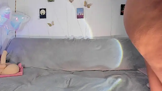 ineedmydaddy  online show from 28, 4, 2026