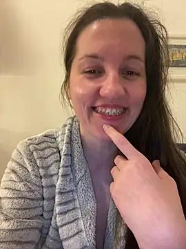 Nicole-Ray online show from 4, 3, 2026