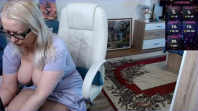 EllyBigBoobs online show from 11, 9, 2025